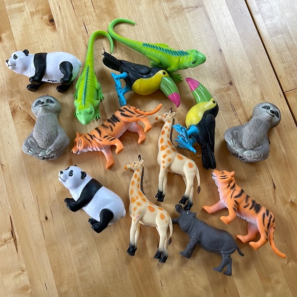 GUC set of 13 plastic animals for block center or other pretend play! - Picture 1 of 8